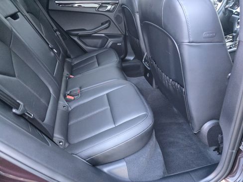 Certified 2025 Porsche Macan image 14
