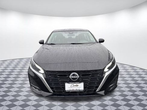 Used 2025 Nissan Altima 2.5 SV FWD image 2