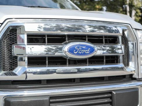 Used 2017 Ford F150 XLT image 5