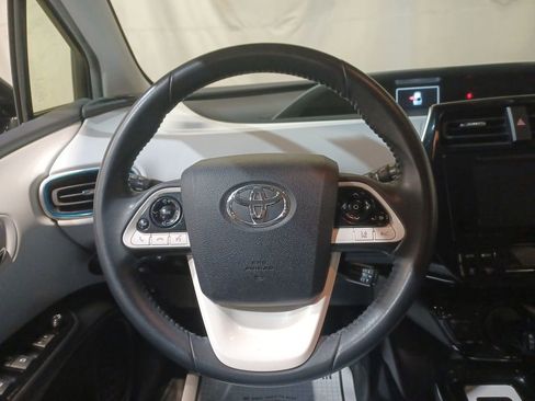 Used 2018 Toyota Prius Three image 11
