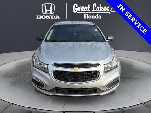 Used 2015 Chevrolet Cruze LS image 10