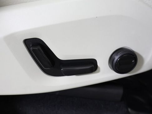 Used 2024 Volvo XC90 B5 Plus AWD/4WD image 40