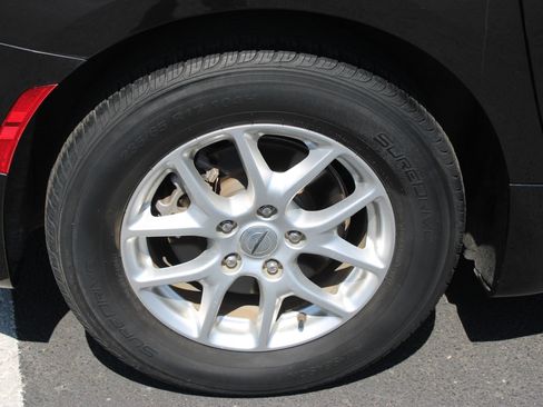 Used 2023 Chrysler Voyager LX FWD image 29