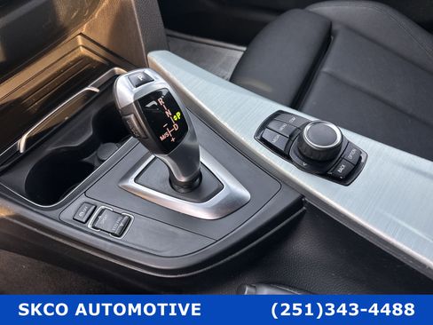 Used 2018 BMW 320i Sedan image 21