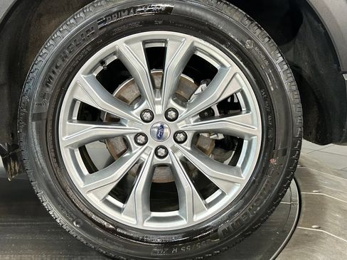 Used 2023 Ford Explorer XLT w/ Equipment Group 202A AWD/4WD image 27