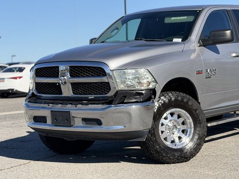 Used 2019 RAM 1500 Classic SLT image 3