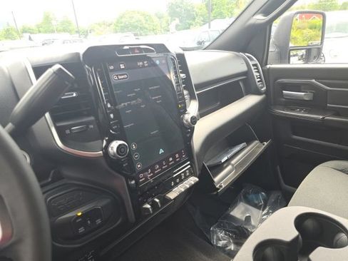 Certified 2025 RAM 2500 Big Horn AWD/4WD image 28