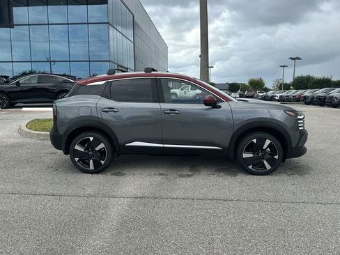 Used 2026 Nissan Kicks SR w/ Cold Weather Package FWD image 5