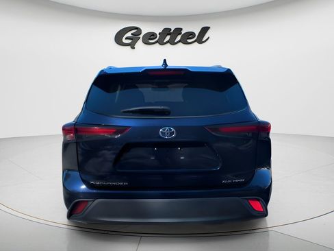 Certified 2024 Toyota Highlander XLE AWD/4WD image 6
