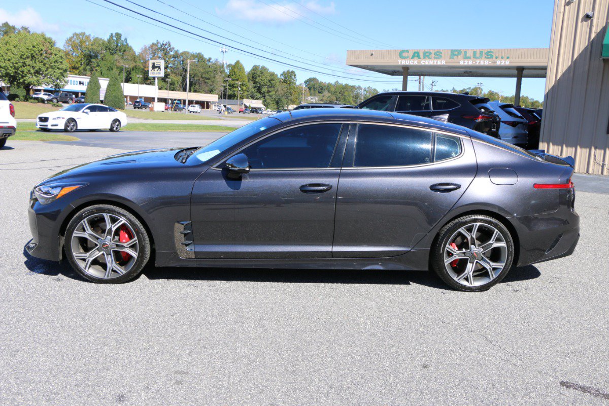 Used 2020 Kia Stinger GT2 RWD image 2