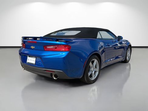Used 2018 Chevrolet Camaro LT image 3