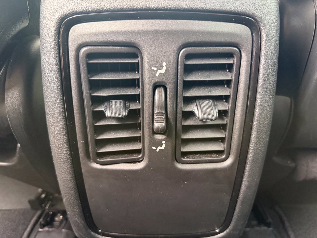Used 2025 Dodge Durango GT AWD/4WD image 13