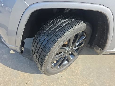 Used 2019 Jeep Grand Cherokee Altitude image 51