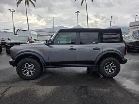 Used 2023 Ford Bronco Badlands image 4