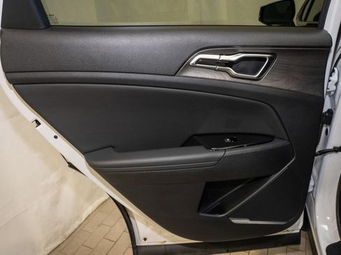 Certified 2025 Kia Sportage X-Pro image 10