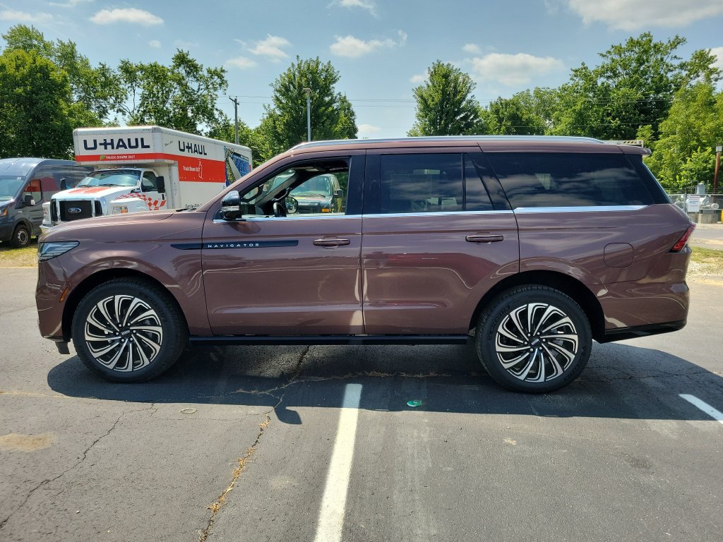 New 2027 Lincoln Navigator Black Label AWD/4WD image 7