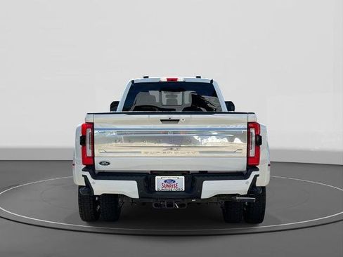 Certified 2024 Ford F450 Platinum w/ FX4 Off-Road Package image 6