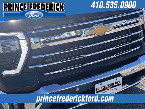 Used 2024 Chevrolet Silverado 2500 LTZ w/ LTZ Premium Package image 29