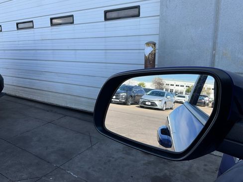 Used 2025 Hyundai Venue SEL image 19