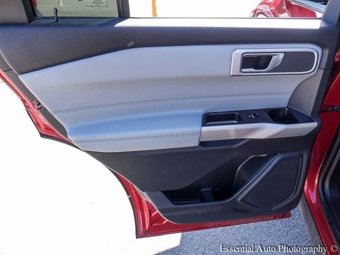 Used 2021 Ford Explorer XLT w/ Equipment Group 202A image 23