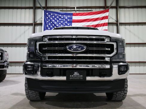 Used 2020 Ford F250 Lariat w/ Lariat Ultimate Package AWD/4WD image 2