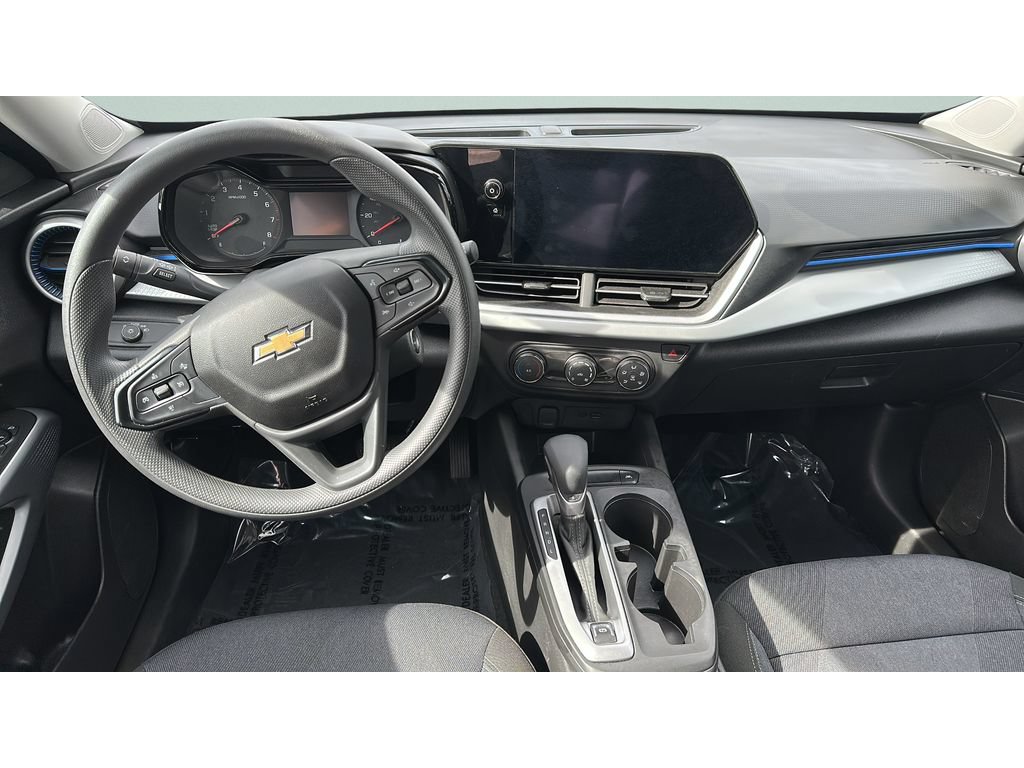 Used 2025 Chevrolet Trax LS FWD image 9