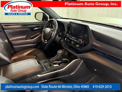 Used 2021 Toyota Highlander XSE FWD image 46