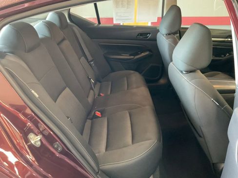 Used 2023 Nissan Altima 2.5 SV FWD image 19