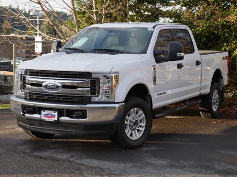 Used 2018 Ford F350 XLT image 2