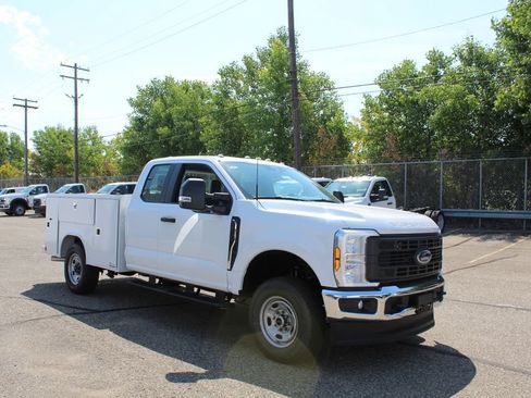 New 2026 Ford F250 XL w/ XL Chrome Package AWD/4WD image 6