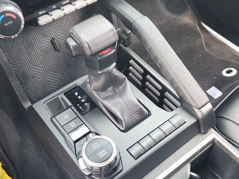 Used 2024 Toyota Tacoma TRD Sport AWD/4WD image 21