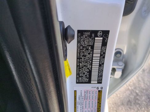 Certified 2019 Toyota Camry SE image 28