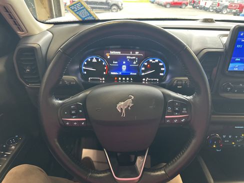 Used 2022 Ford Bronco Sport Outer Banks w/ Tech Package AWD/4WD image 3