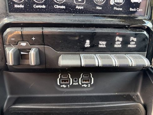 Used 2020 RAM 1500 Laramie image 11