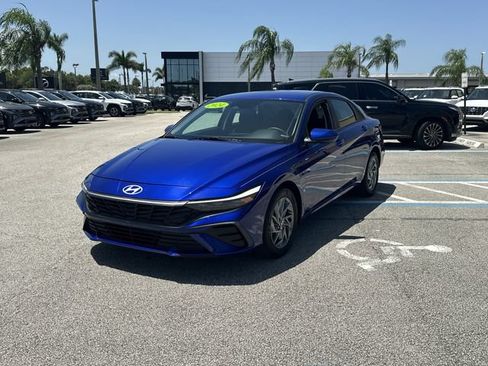 Certified 2024 Hyundai Elantra SEL FWD image 2