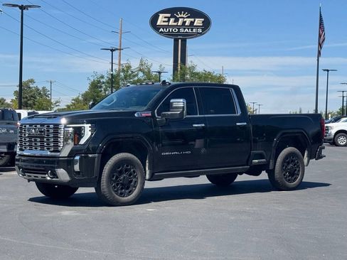 Used 2024 GMC Sierra 3500 Denali w/ Denali Reserve Package AWD/4WD image 1