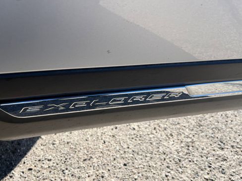 Used 2018 Ford Explorer Limited w/ Ford Safe & Smart Package image 24