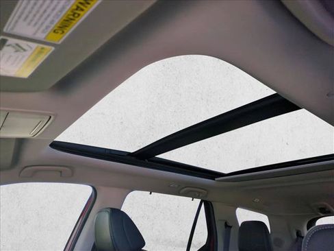 Certified 2025 Honda Pilot Touring image 16