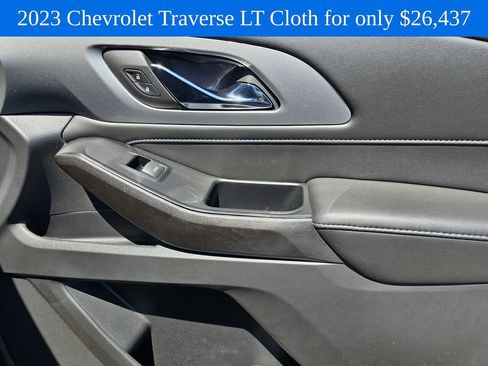 Used 2023 Chevrolet Traverse LT FWD image 10