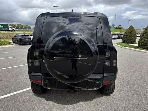 New 2026 Land Rover Defender 110 S image 5