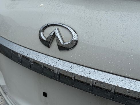 Used 2023 INFINITI QX80 Sensory w/ All-Season Package AWD/4WD image 24