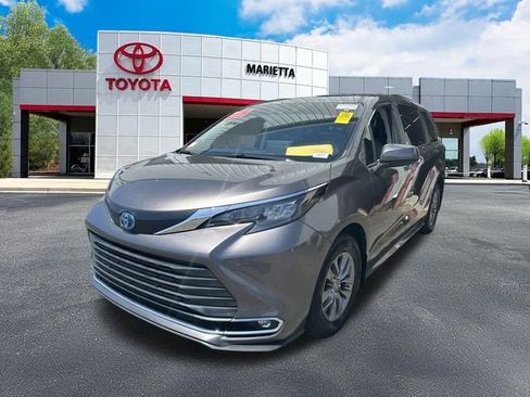 Certified 2024 Toyota Sienna XLE w/ XLE Plus Package FWD image 6