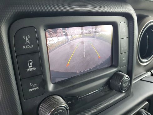 Used 2020 Jeep Wrangler Unlimited Sport AWD/4WD image 27