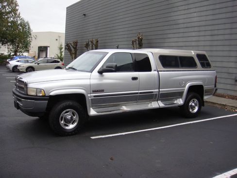 Used 2001 Dodge Ram 2500 Truck 4x4 Quad Cab image 1