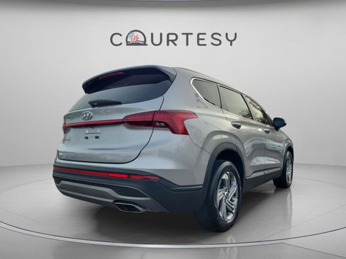 Used 2023 Hyundai Santa Fe SE image 3