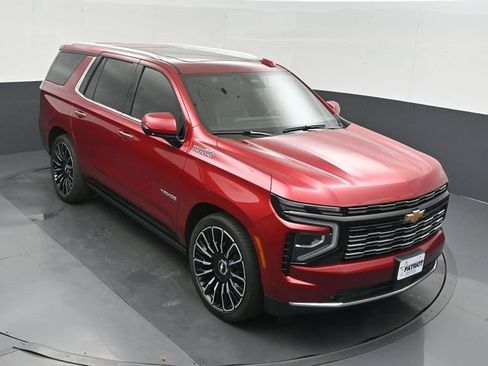 Used 2025 Chevrolet Tahoe High Country AWD/4WD image 32
