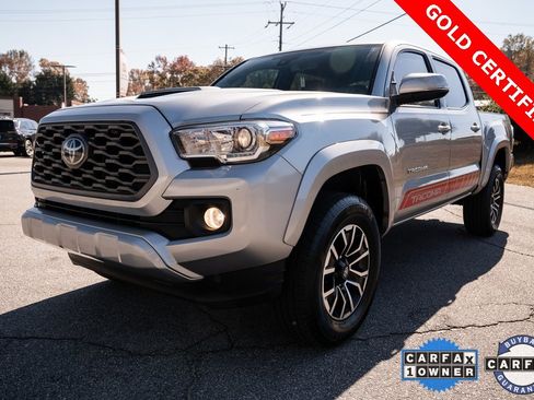Used 2022 Toyota Tacoma TRD Sport w/ Technology Package image 3