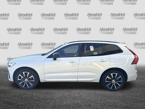 Used 2025 Volvo XC60 B5 Plus image 7