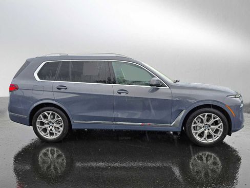 Used 2025 BMW X7 xDrive40i w/ Premium Package image 8