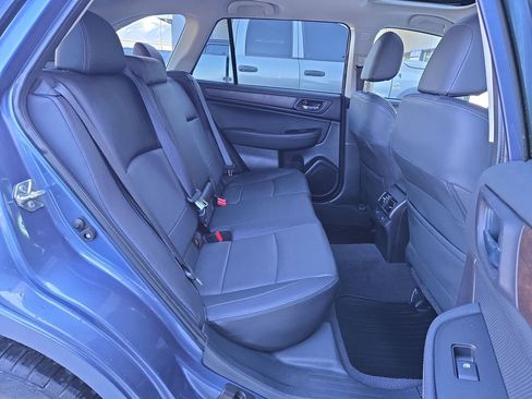 Used 2017 Subaru Outback 2.5i Limited image 16